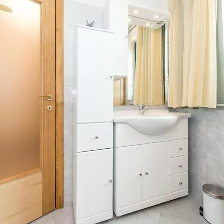 Awesome In Polje Vikendica *