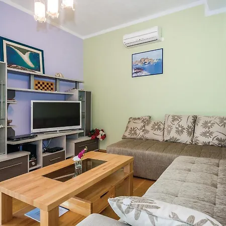 Holiday home Lovely In Polje With Sauna *