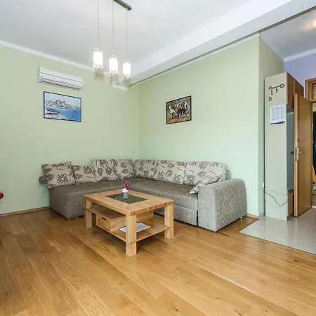 Awesome In Polje Vikendica *