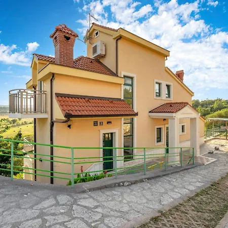 Holiday home Lovely In Polje With Sauna Mirlovic-Polje