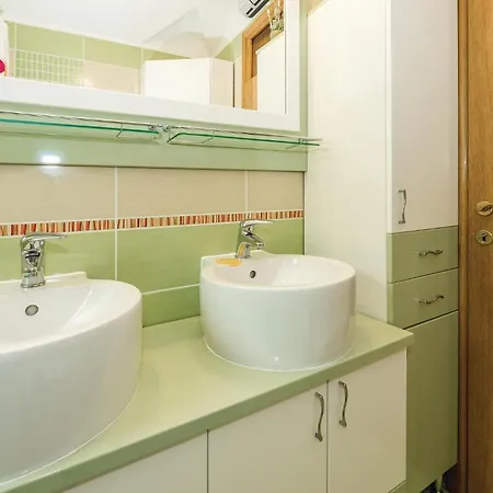 Awesome In Polje Vikendica *