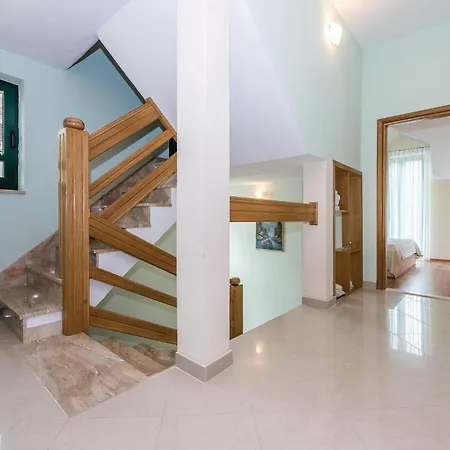 Lovely In Polje With Sauna Holiday home Mirlovic-Polje