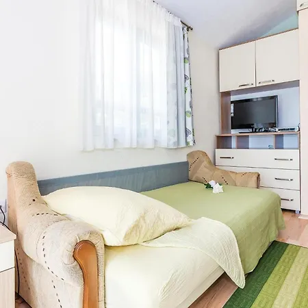 Awesome In Polje * Mirlovic-Polje