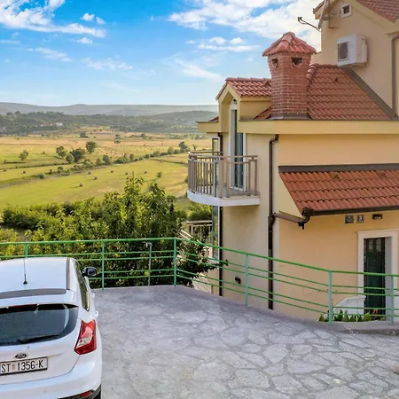Tatil Evi Beautiful In Polje With Sauna Mirlovic-Polje