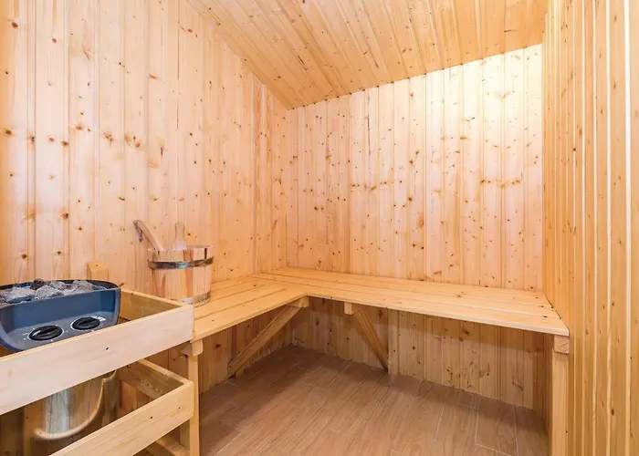 Awesome In Polje * Mirlovic-Polje