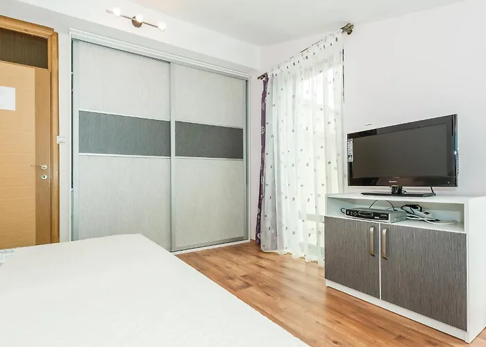 Awesome In Polje Feriehus *