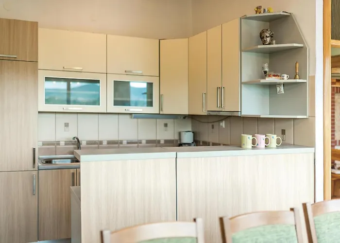 Feriehus Awesome In Polje