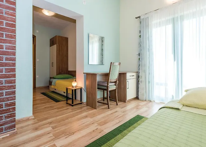 Vakantiehuis Awesome In Polje