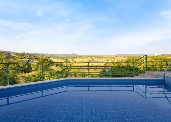 Awesome In Polje Vakantiehuis Mirlovic-Polje